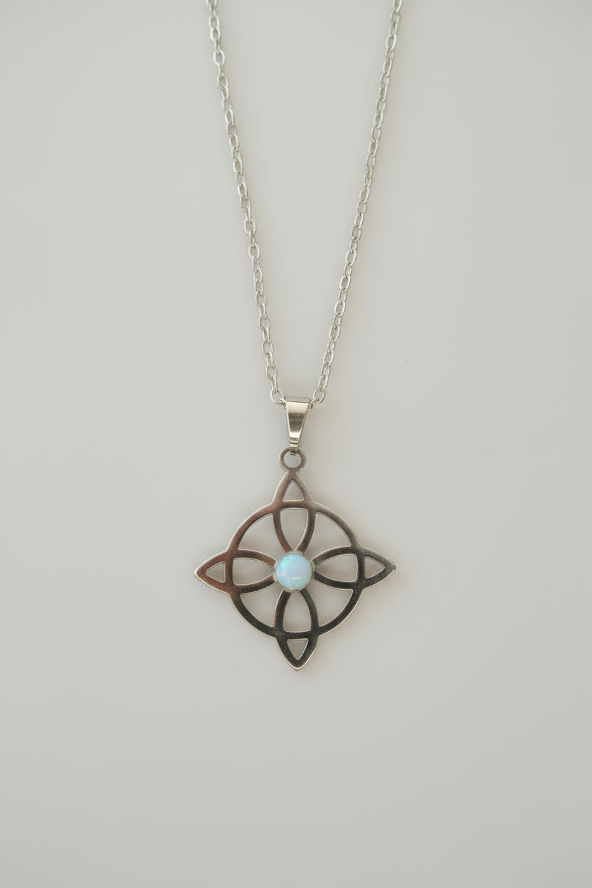 Collar Nudo de Bruja Amazonita – Armonía y protección