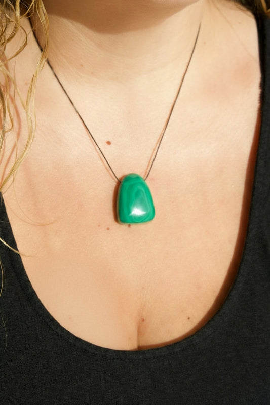 Colgante Rodado Malaquita – Protección y Sanación emocional