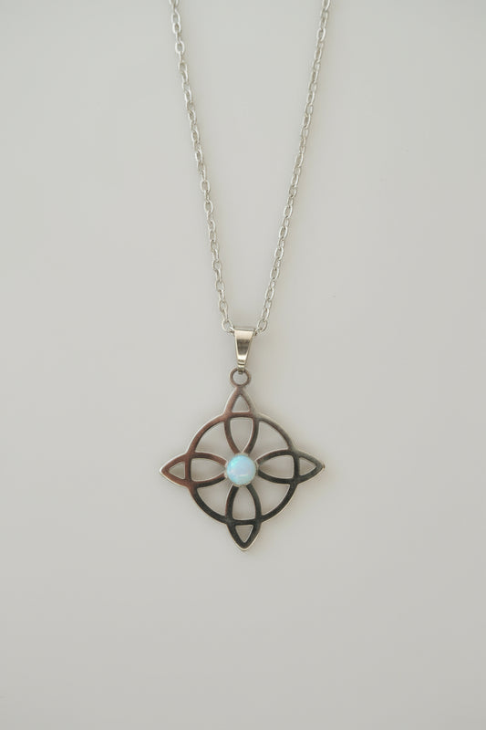 Collar Nudo de Bruja Amazonita  – Armonía y protección