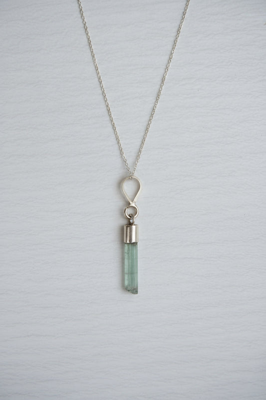 Colgante Turmalina Azul (Indigolita) Plata de Ley – Calma y comunicación