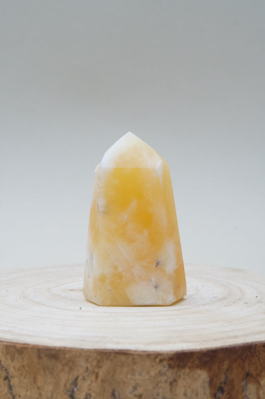 Punta Pulida de Calcita Amarilla – Vitalidad y Confianza