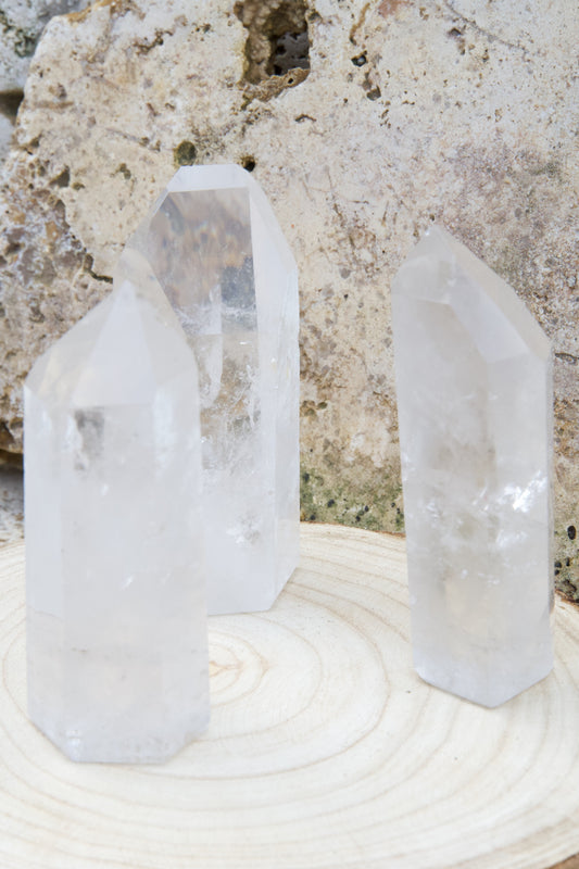 Punta Pulida de Cuarzo Blanco – Pureza, Claridad y Energía Amplificadora